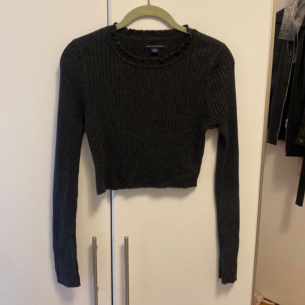 Cropped grey sweater